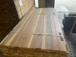 Ca. 168x Ipé Country Grade planken geschaafd, 27x70mm, lengte 127/185c